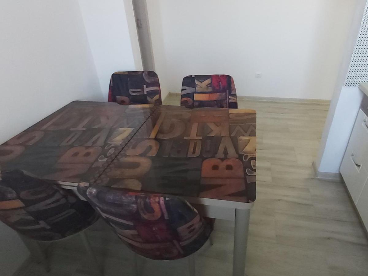 Studio Elisa Apartment Caransebes Luaran gambar
